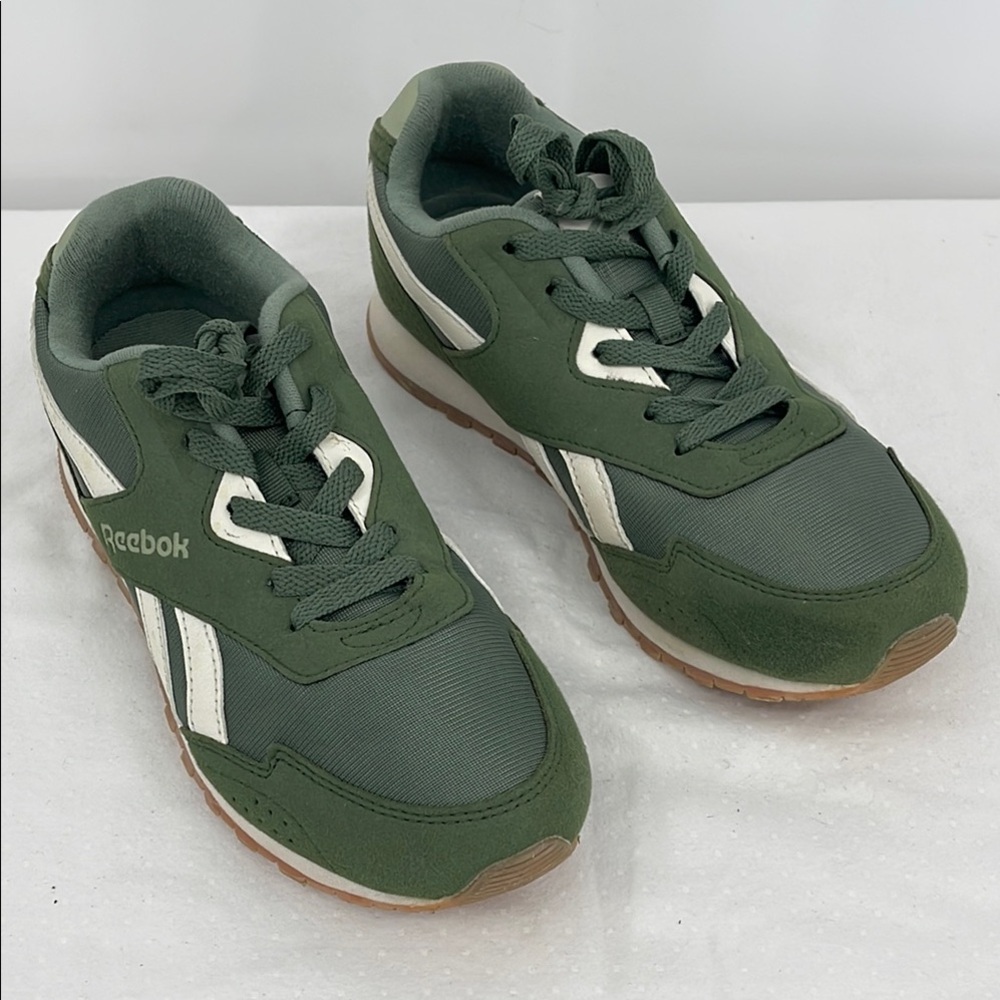 Reebok Green Sneakers with White Accents Size 5 Women’s